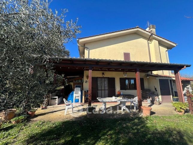 Casa bi/trifamiliare in residenziale in Via San Spirito