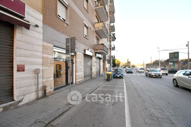 Capannone in commerciale in Via Diego Cadello 20