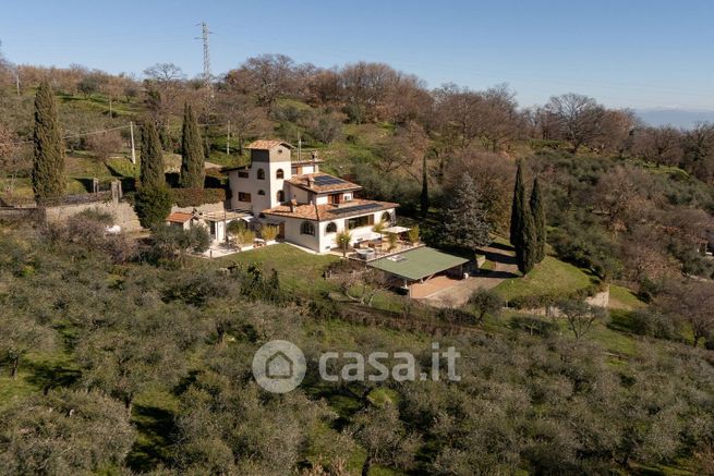 Villa in residenziale in Strada Canepina - Soriano