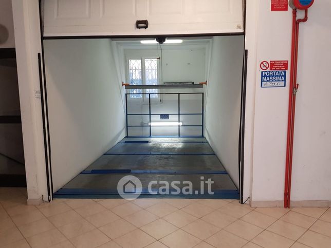 Garage/posto auto in residenziale in Via Avesella