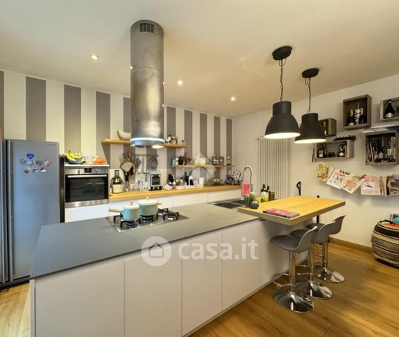 Appartamento in residenziale in Via Trento Trieste 24