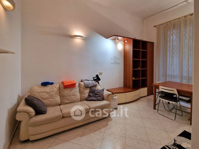 Appartamento in residenziale in Via Giulio Carcano 19