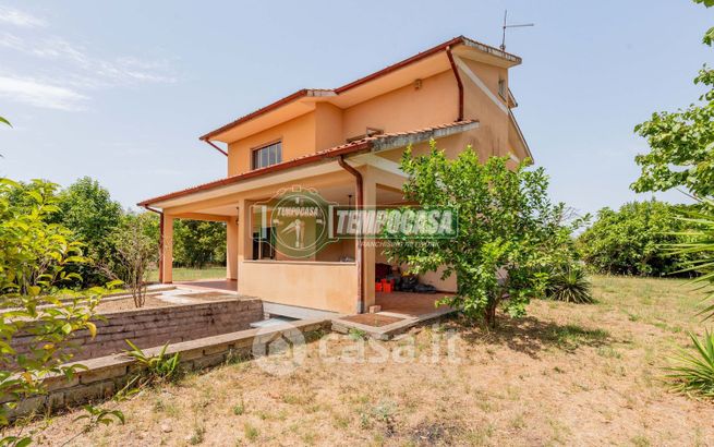 Casa indipendente in residenziale in Via E. de Nicola