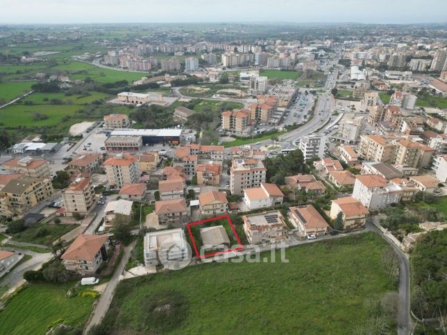 Terreno edificabile in residenziale in Via Denaro Papa