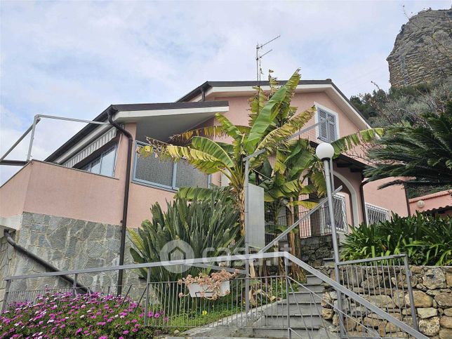 Villa in residenziale in Corso Limone Piemonte 174