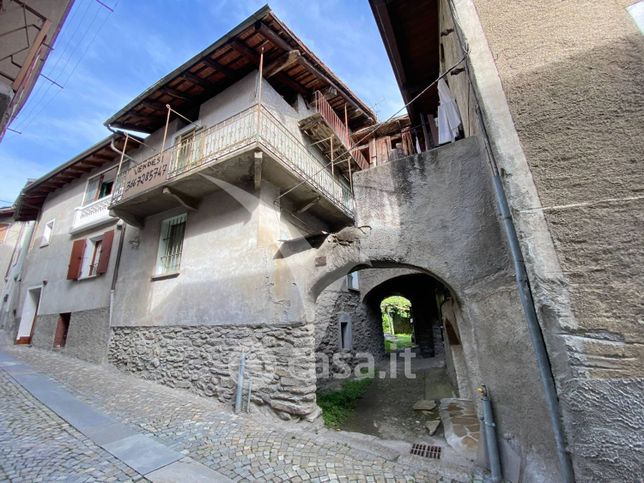 Casa indipendente in residenziale in Via Vittorio Emanuele 103