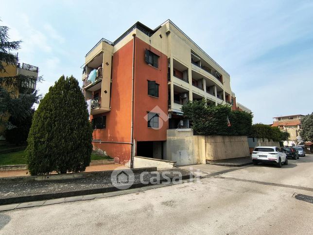 Appartamento in residenziale in Via Santa Croce 30