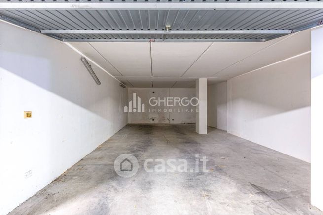 Box/posto auto in residenziale in Via Montecesa