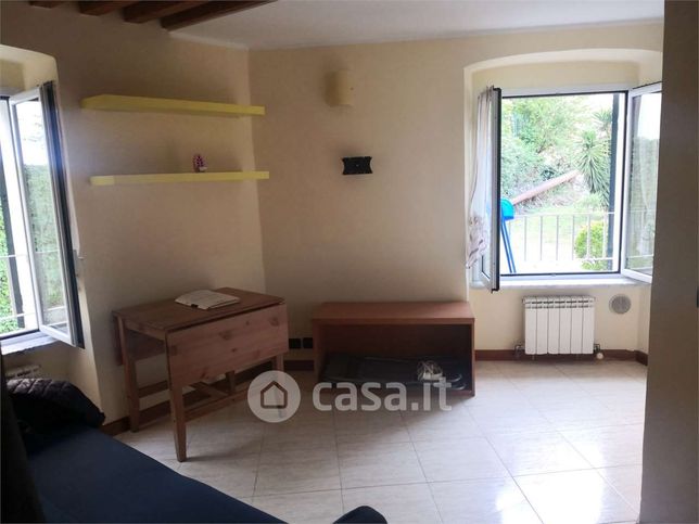 Appartamento in residenziale in Via Adamo Centurione