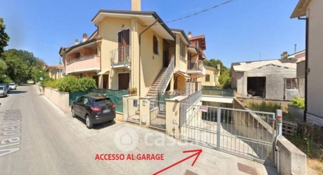 Box/posto auto in residenziale in Via del Castello 18