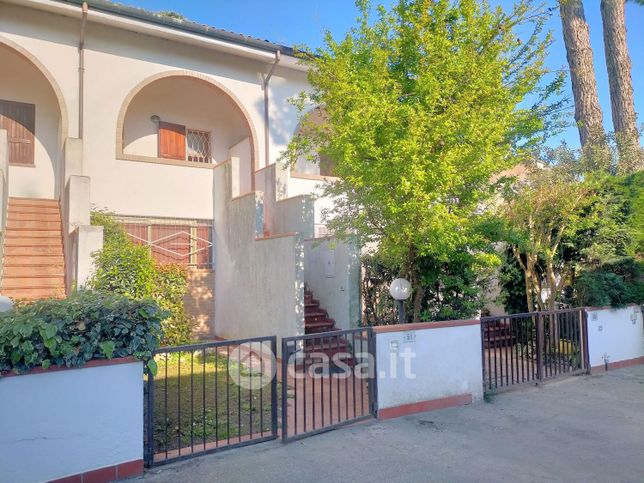 Villetta a schiera in residenziale in Viale dei Tigli 51