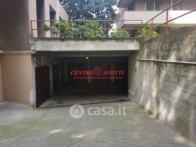 Garage/posto auto in residenziale in Via Cristoforo Colombo 19