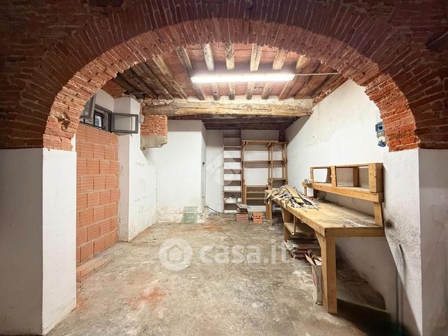 Capannone in commerciale in Via Tavoleria