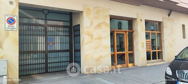 Box/posto auto in residenziale in Via Zumaglia 63