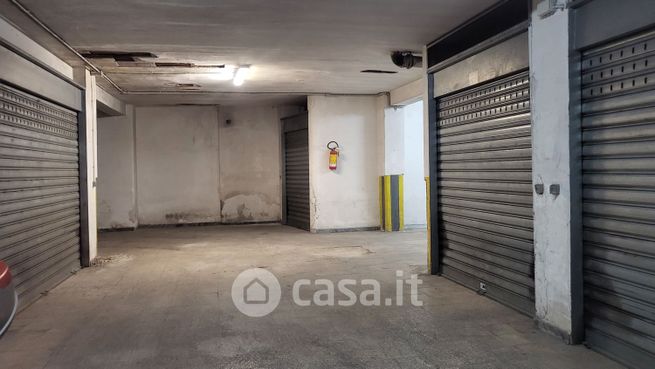 Box/posto auto in residenziale in Via Clemente Mauro