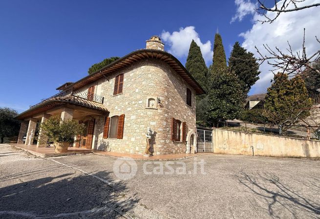 Casa indipendente in residenziale in Via San Benedetto