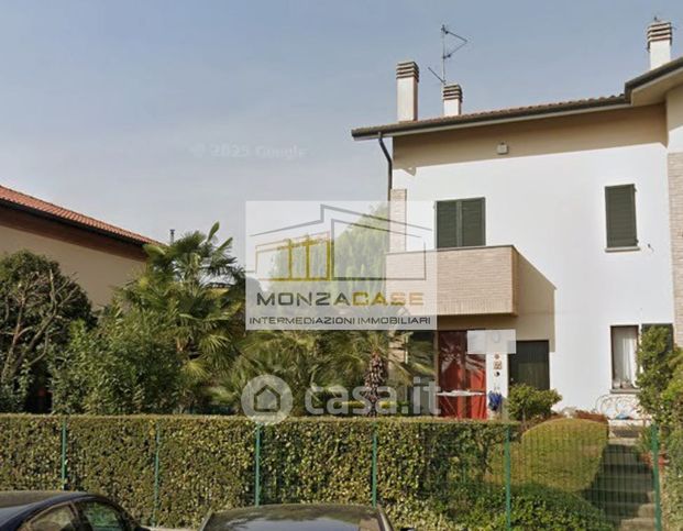 Villetta a schiera in residenziale in Via delle Grigne 46
