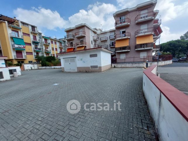 Box/posto auto in residenziale in Via Nizza