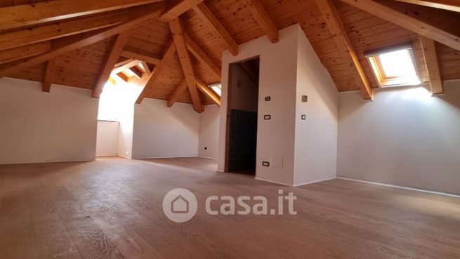 Attico/mansarda in residenziale in Via Vittorio Veneto