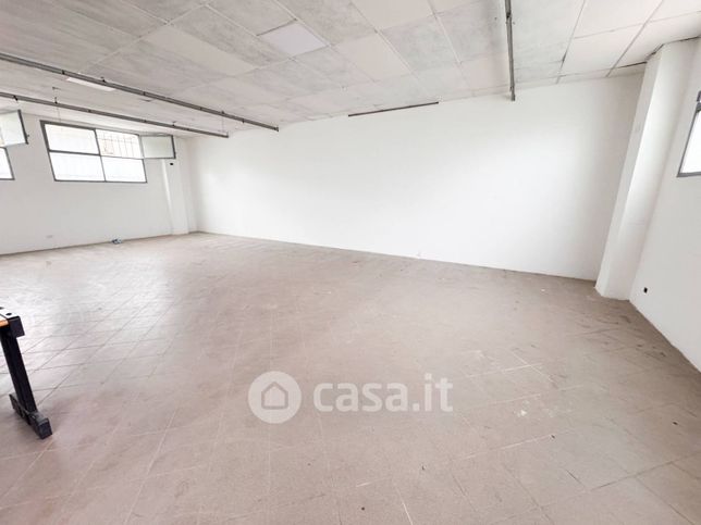 Capannone in commerciale in Via Aretina