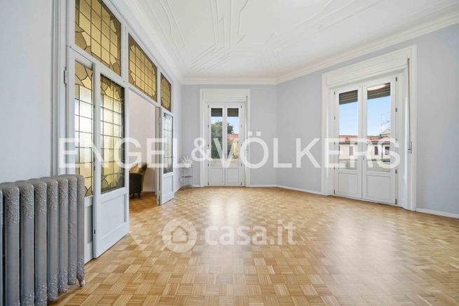 Appartamento in residenziale in Piazza A. Manzoni 2