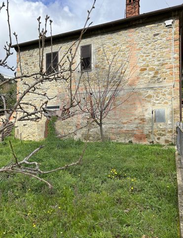 Casa indipendente in residenziale in Via delle Fonti