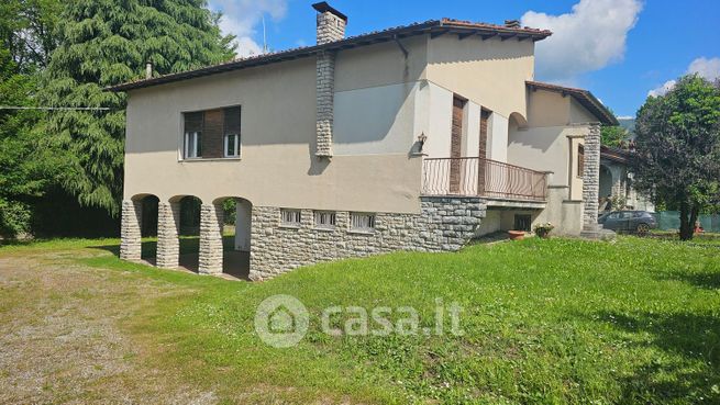 Villa in residenziale in Via Ludovica