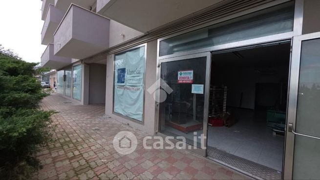 Box/posto auto in residenziale in Via Camillo Benso Conte di Cavour 12