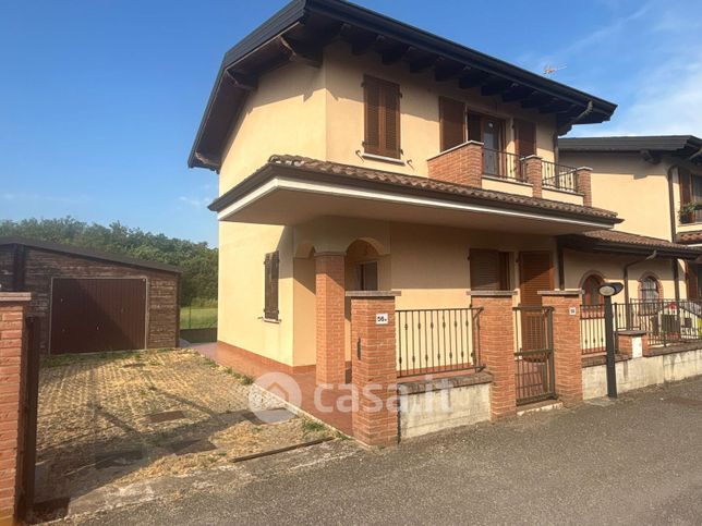 Casa bi/trifamiliare in residenziale in Via San Saluto