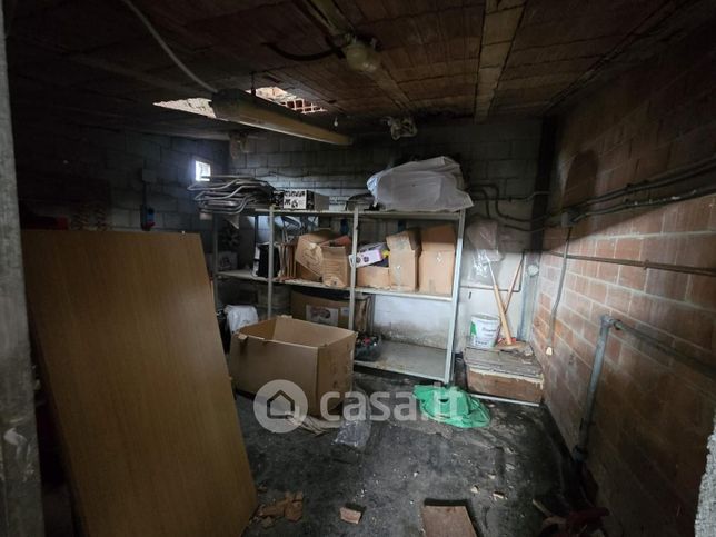 Capannone in commerciale in Via E. Fermi 34