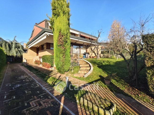Casa bi/trifamiliare in residenziale in Via G. Verdi