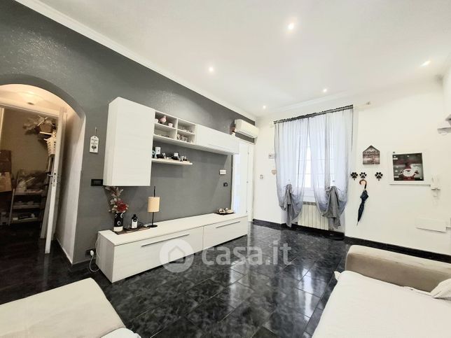 Appartamento in residenziale in Via Bombrini 1