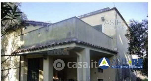Rustico/casale in residenziale in Via degli Aranci 17