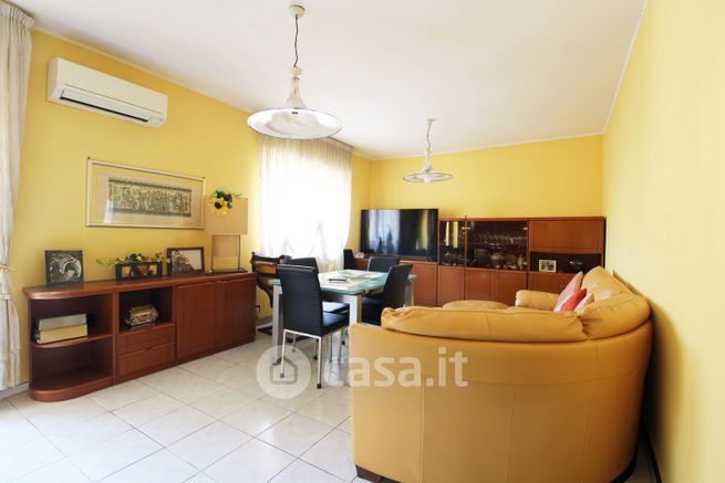 Appartamento in residenziale in Via Atri 18