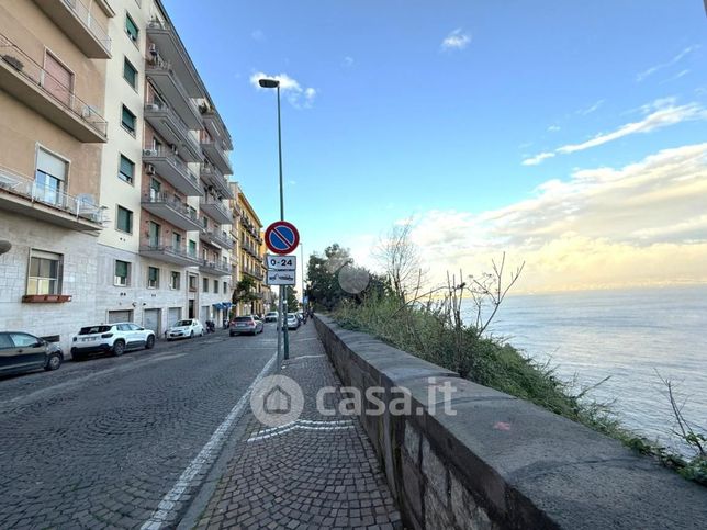 Capannone in commerciale in Via Posillipo 176