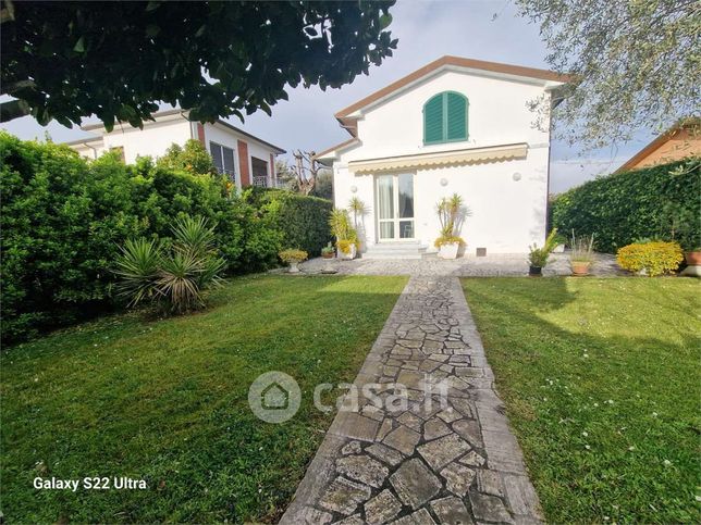 Casa indipendente in residenziale in Via Cristoforo Colombo