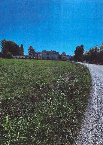 Terreno agricolo in commerciale in