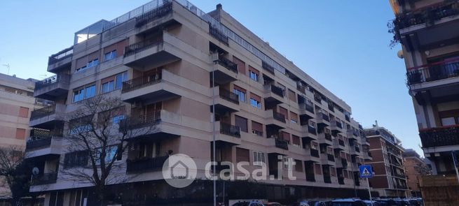 Appartamento in residenziale in Viale dei Promontori 40