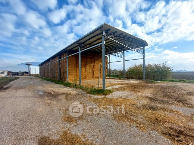 Capannone in commerciale in LocalitÃ  Petrognano