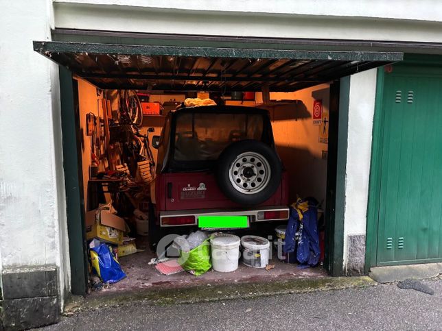 Garage/posto auto in residenziale in Via Venezuela 5