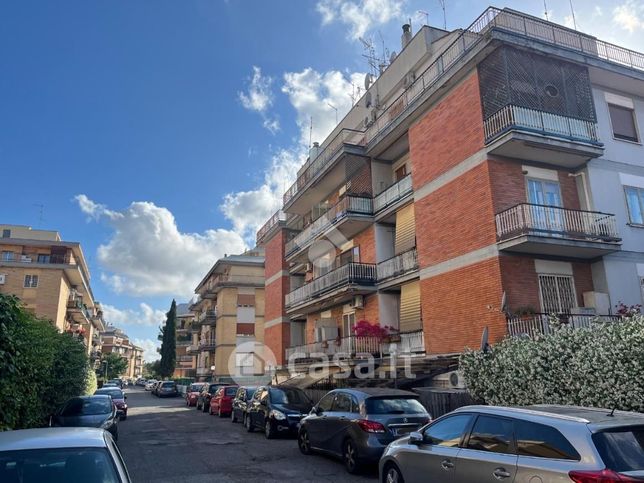Box/posto auto in residenziale in Via Ortonovo 1