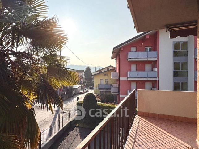 Appartamento in residenziale in Via Nesa