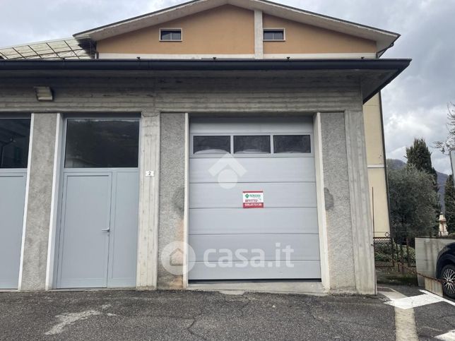 Capannone in commerciale in Via Tassano 2