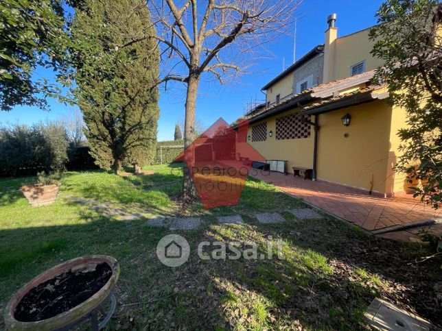 Rustico/casale in residenziale in Via Sottopoggio per San Donato