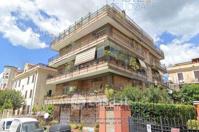 Appartamento in residenziale in Via Camillo Mariani 7