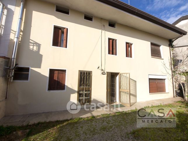 Casa indipendente in residenziale in Via Sclavons 18 -24