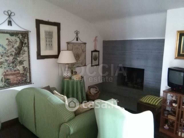 Attico/mansarda in residenziale in Via Francesco de Renzis 49