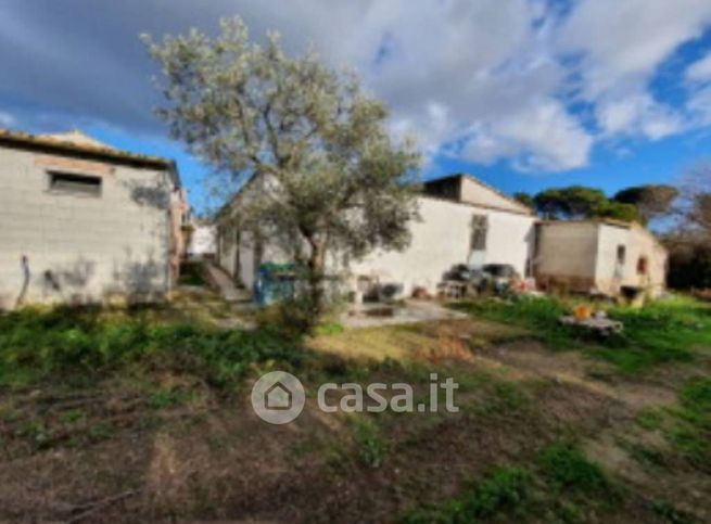 Capannone in commerciale in Strada Statale 16 Adriatica