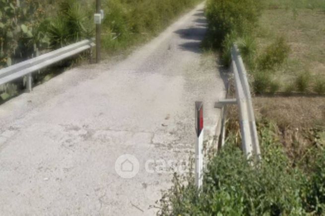 Terreno agricolo in commerciale in Via Torino