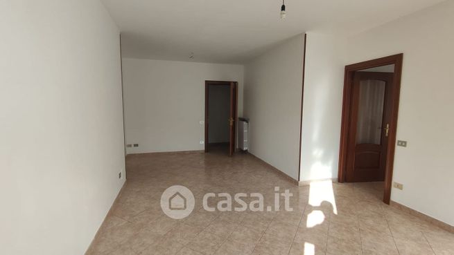 Casa bi/trifamiliare in residenziale in Via Umberto I